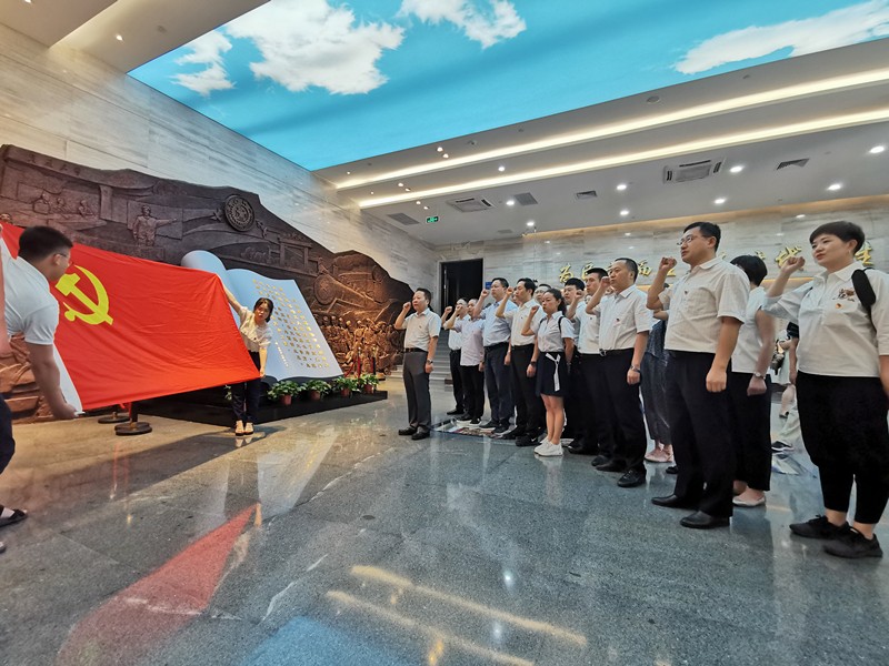 yl6809永利集团发展“不忘初心、服膺使命”主题教育现场进建