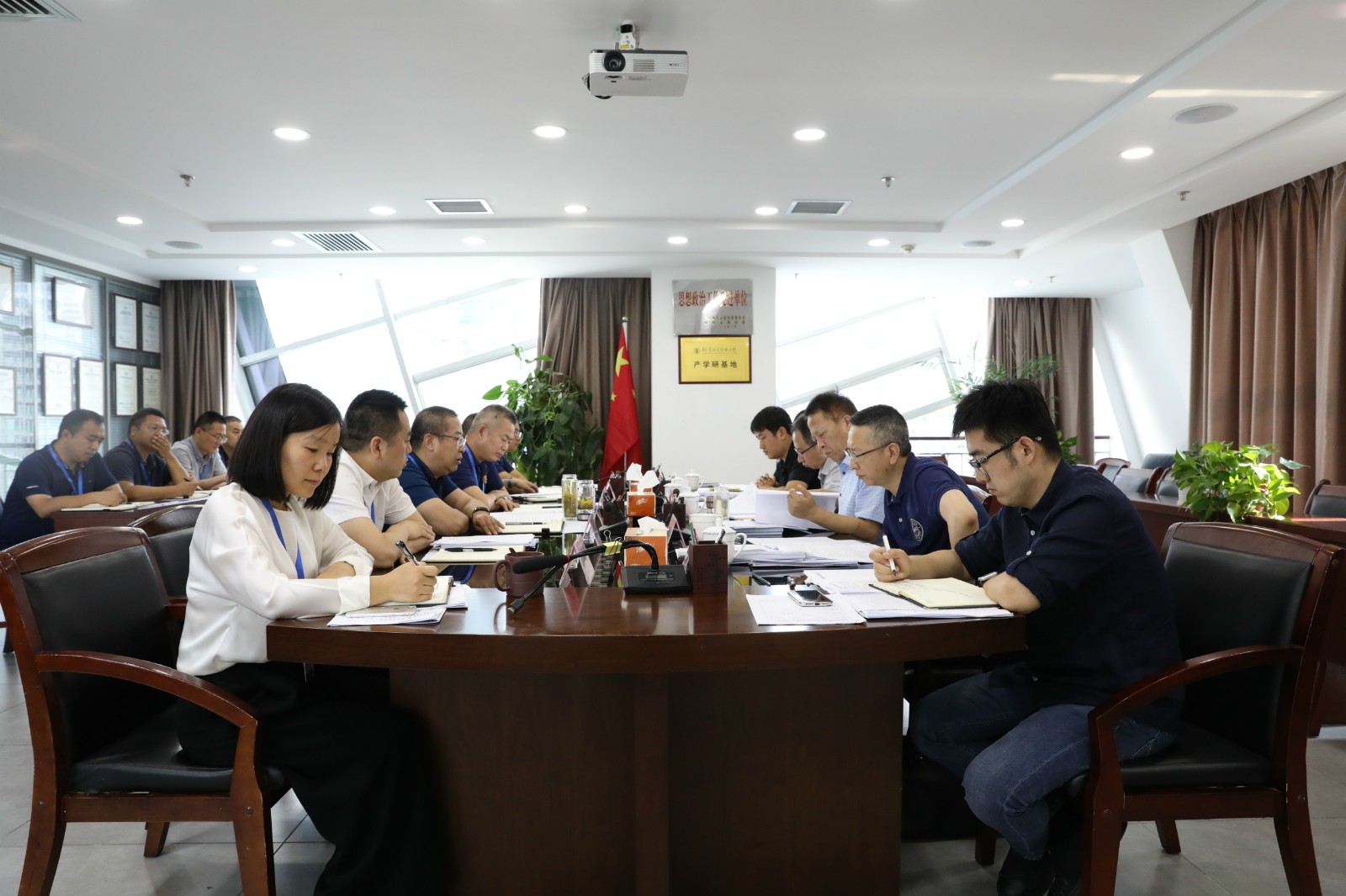 顾峰到水环境公司发展“不忘初心、服膺使命”主题教育专题调研