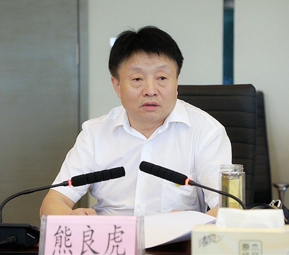 省国资委主题教育调研第三组到yl6809永利集团发展专题调研