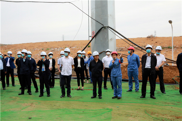 yl6809永利集团复工复产促增长项目观摩会议与会人员走进大秦国源三秦环保秦国园区在榆项目