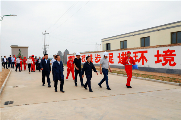 yl6809永利集团复工复产促增长项目观摩会议与会人员走进绿色能源公司油气公司水环境公司陕北片区项目