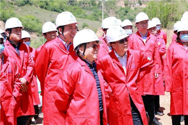 yl6809永利集团复工复产促增长项目观摩会议与会人员走进环保保隆生态三秦在延在铜项目