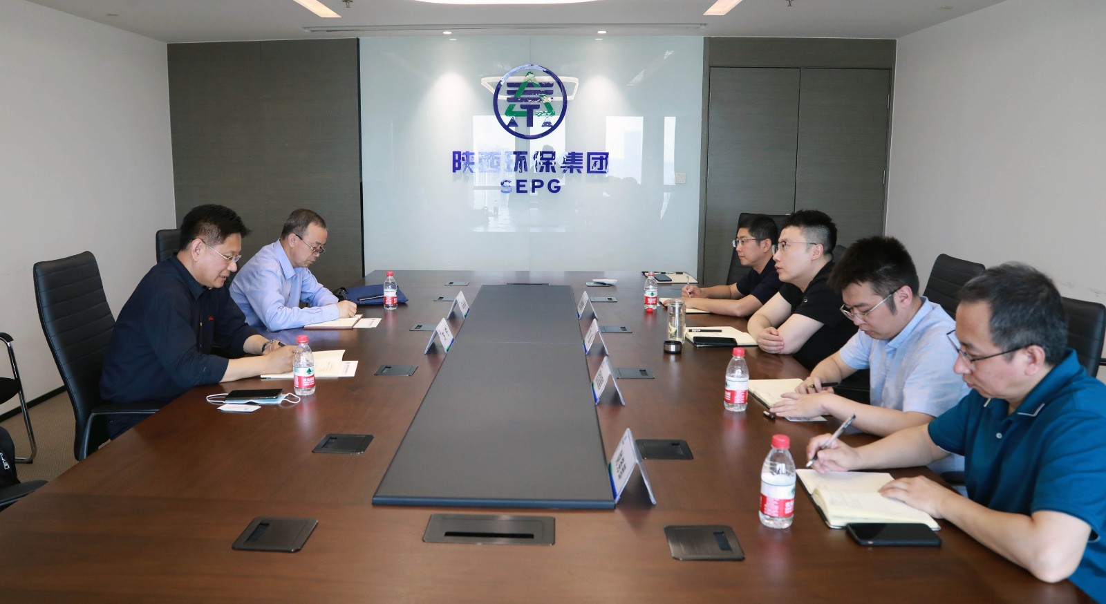 yl6809永利集团与山东山大华特科技股份公司互换座谈