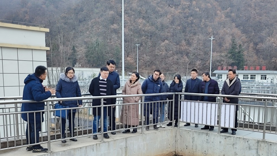 新华社中国经济信息社调研组到水环境公司商南县污水处置厂调研