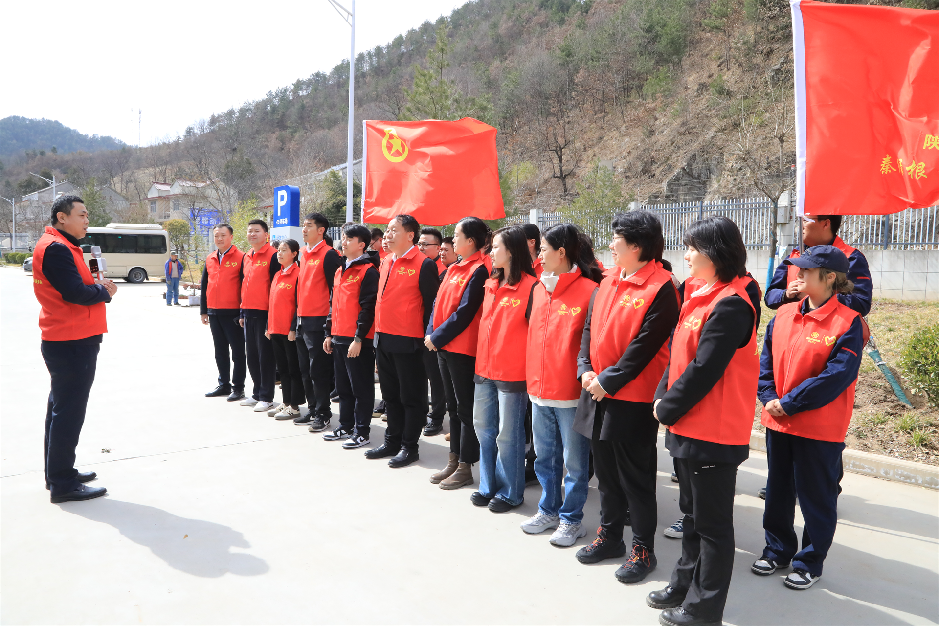 根系青春·植此青绿｜yl6809永利集团团委发展使命植树自愿活动