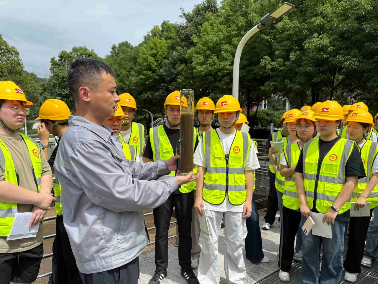 社会责任｜水环境公司发展“党建引领促发展 环保教育共成长”公家盛开日活动